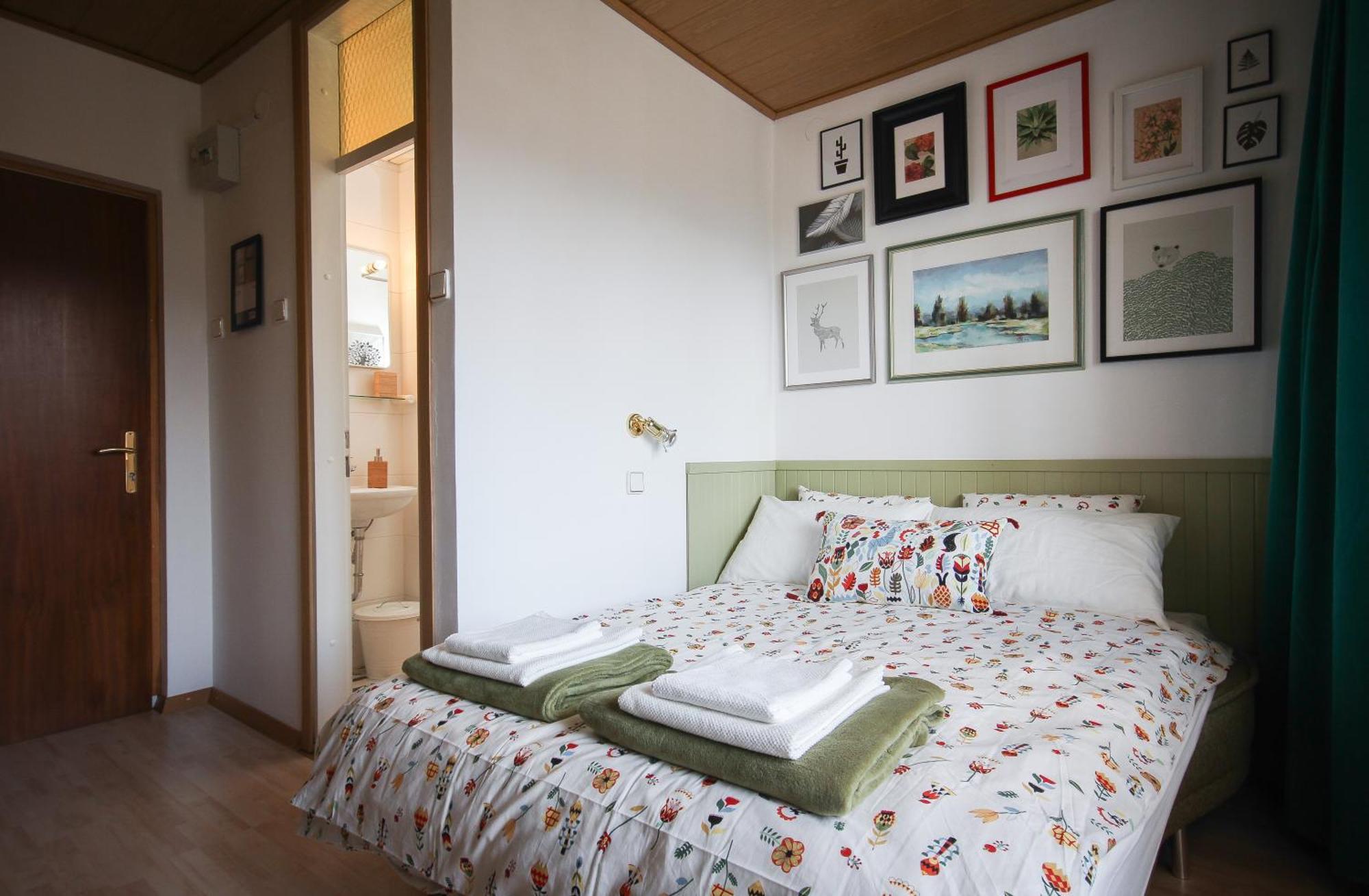 N&J Villa Swan Bled Room photo